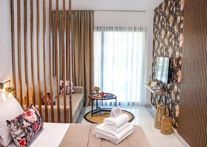 Live The Luxe *